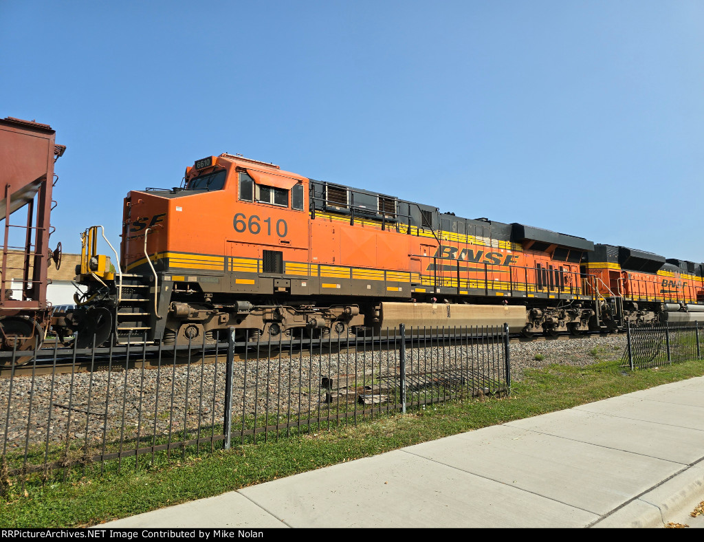 BNSF 6610